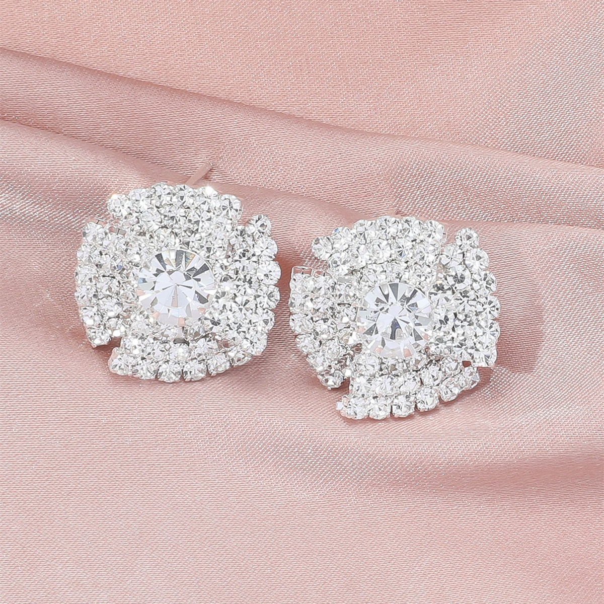 Korean Style Rhinestone Diamond Stud Earrings display picture 1