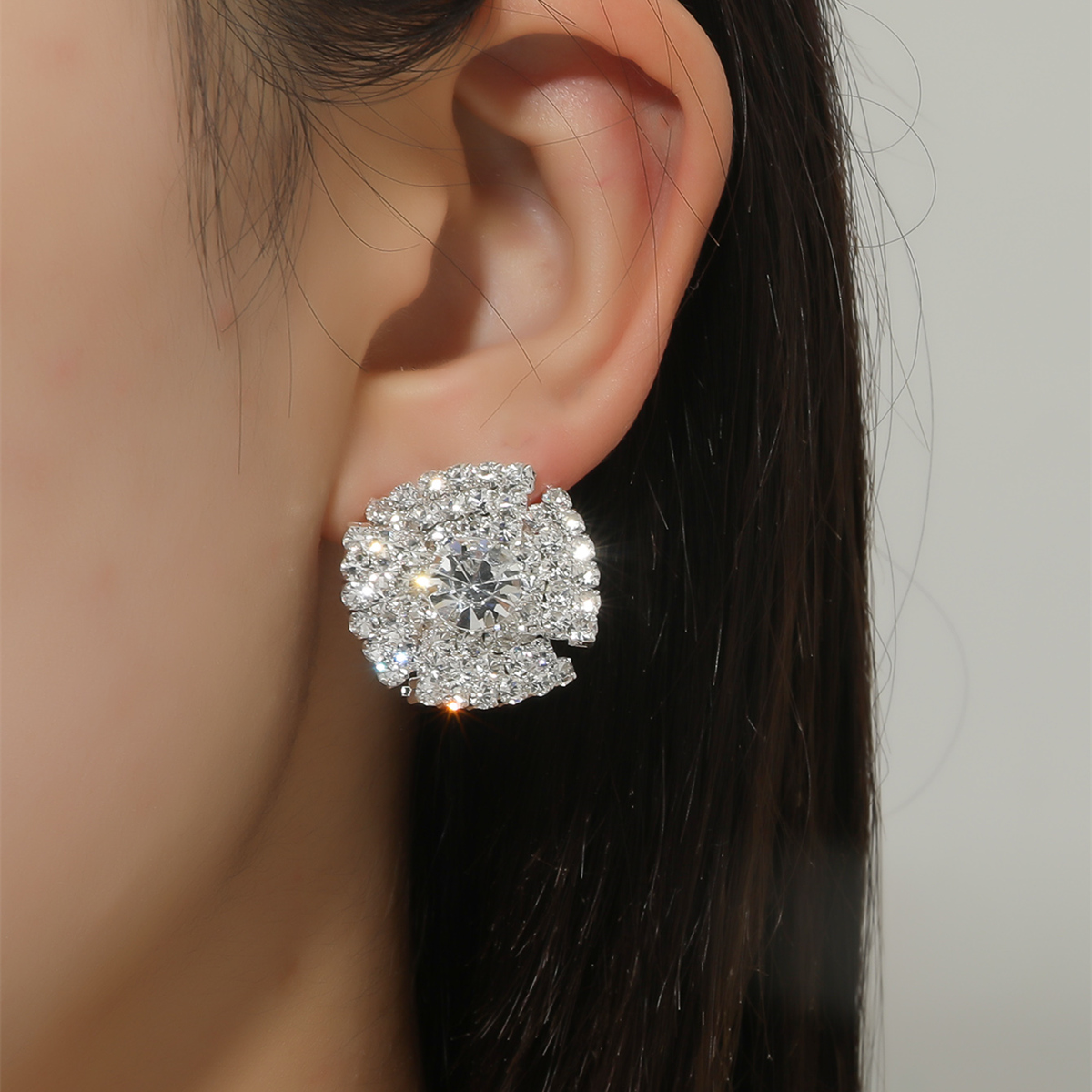 Korean Style Rhinestone Diamond Stud Earrings display picture 2