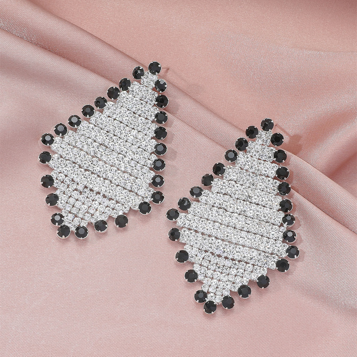 New Shiny Exaggerated Diamond Claw Chain Rhinestone Earrings display picture 2