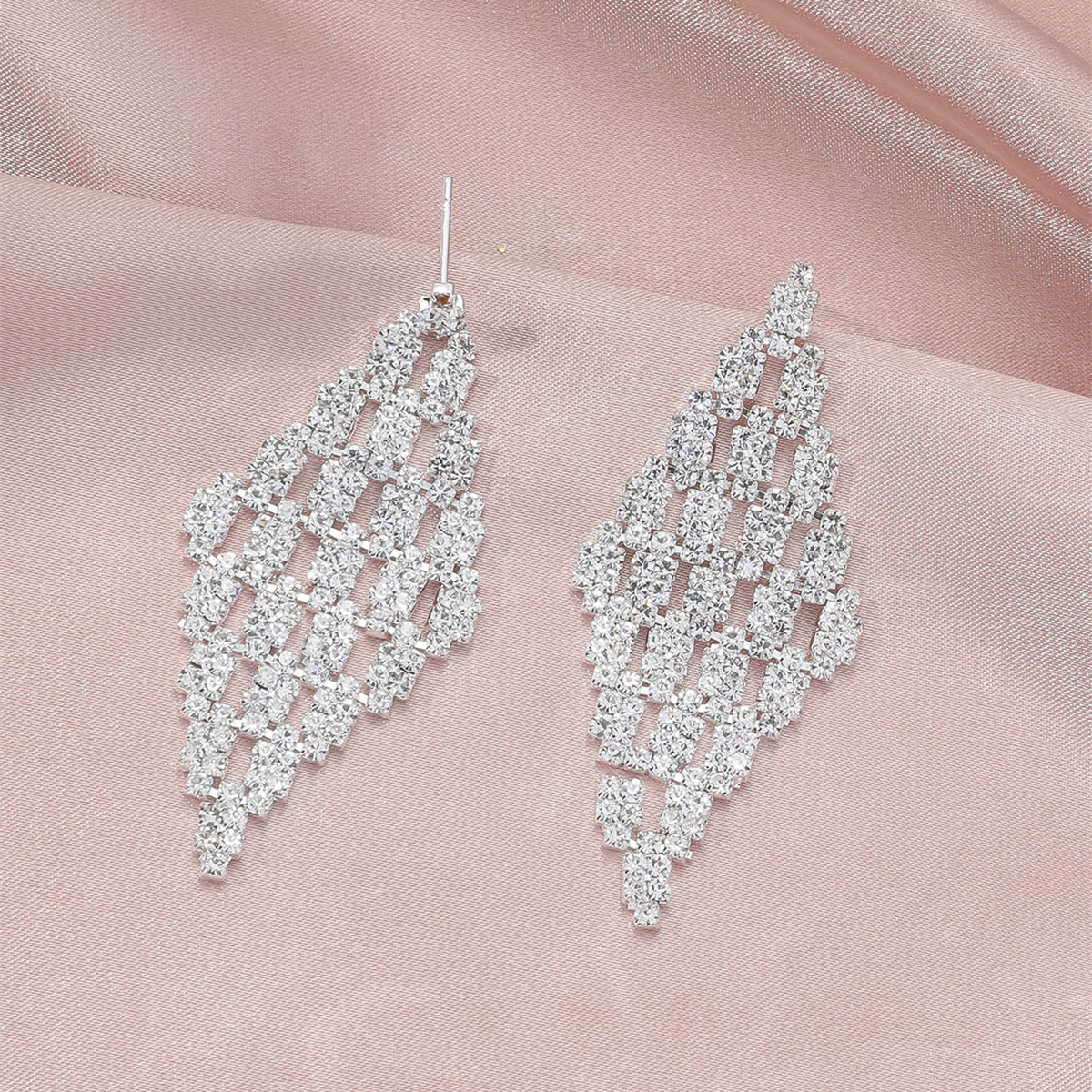 European And American New Exquisite Diamond-shaped Long Earrings Luxury Super Flash Wedding Jewelry display picture 2