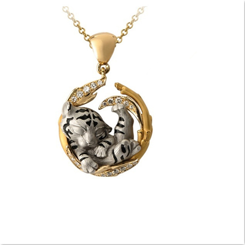 Vente Chaude Explosive New Unique Fantasy Tiger Pendant 18k Yellow / White Diamond Tiger Necklace display picture 3