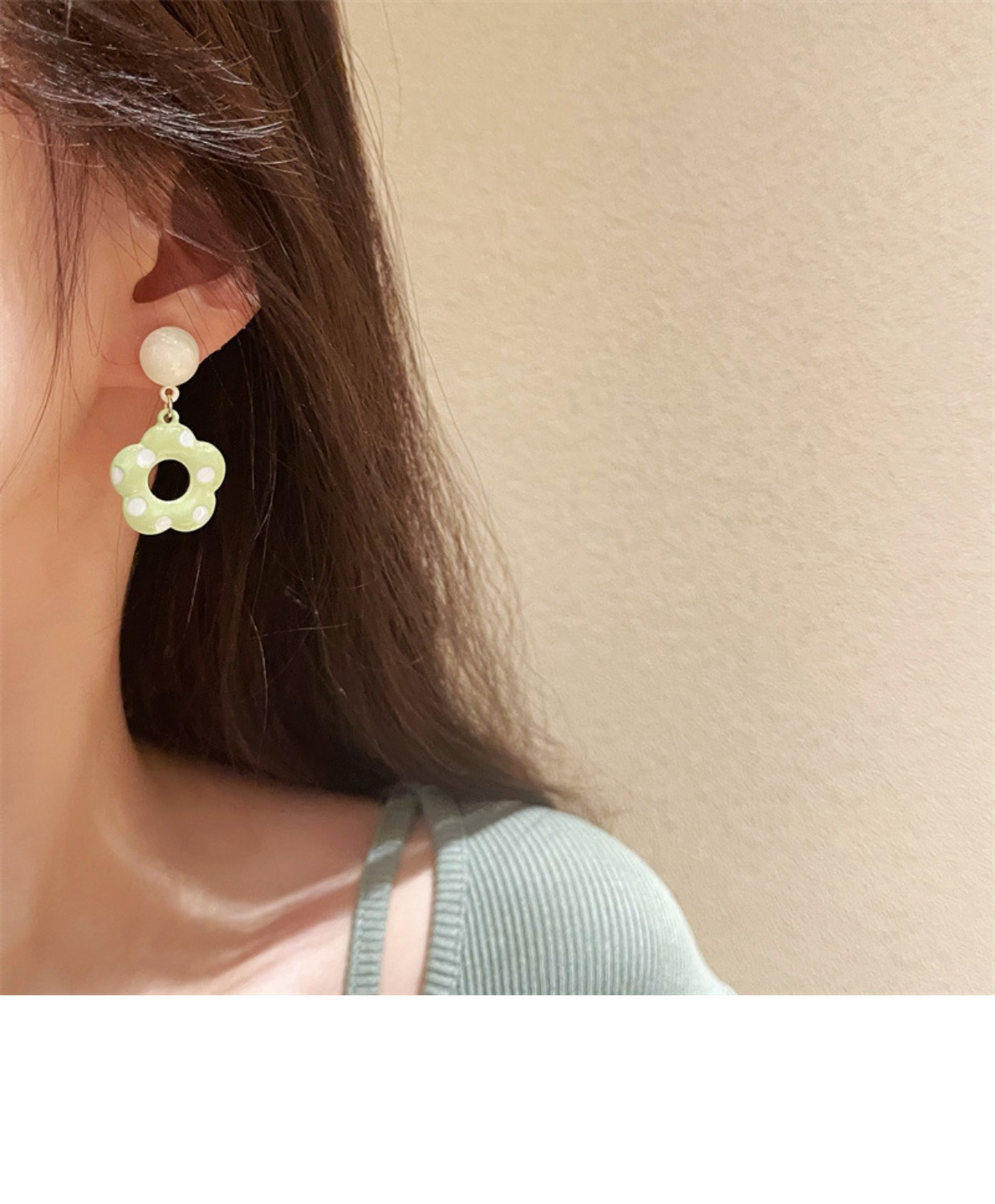 Spring And Summer Fresh Wave Point Flower Earrings 2022 New Trendy Niche Design Earrings Female Cute Earrings display picture 4