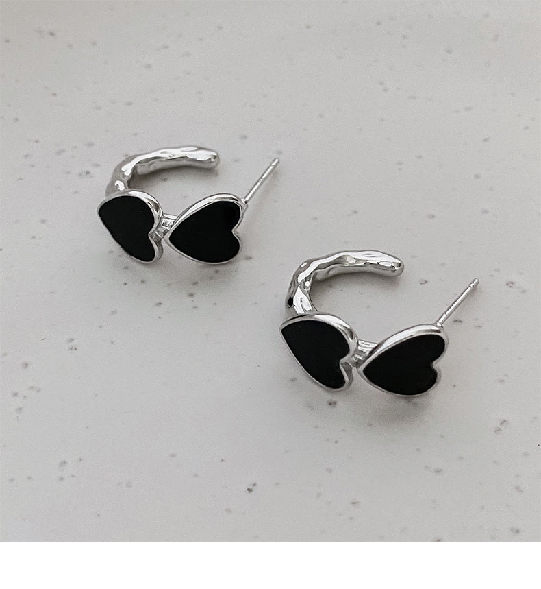 2022 New Sweet And Cool Style Love Earrings Female Ins Hip-hop Niche Design Earrings Net Red Popular Earrings display picture 5