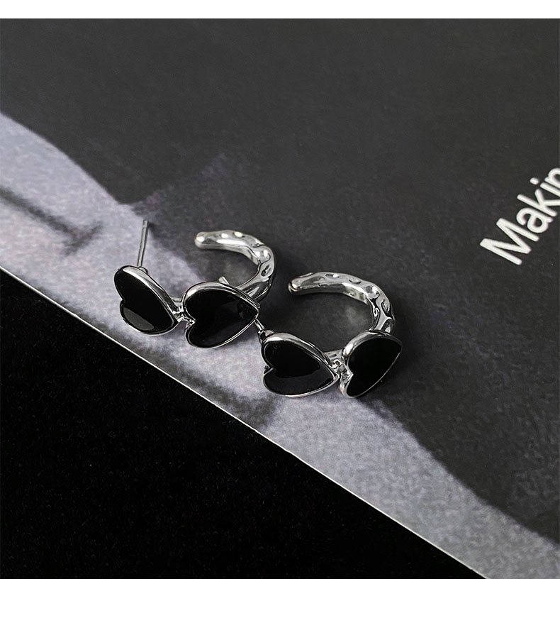 2022 New Sweet And Cool Style Love Earrings Female Ins Hip-hop Niche Design Earrings Net Red Popular Earrings display picture 7