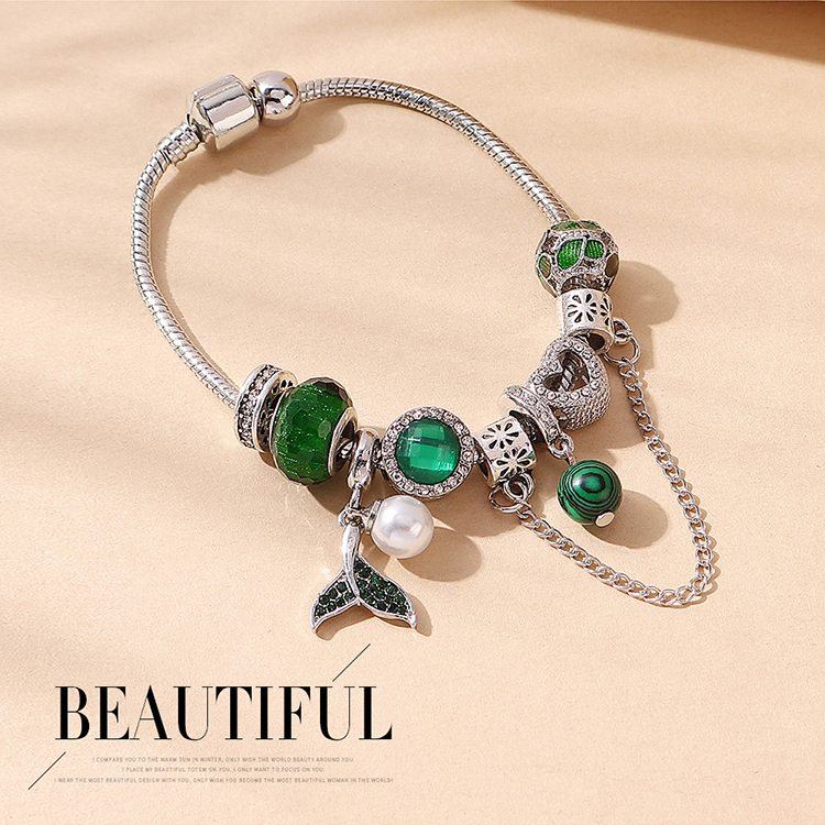 Korean Style Refined Stylish And Versatile Creative Pearl Fishtail Bracelet display picture 1