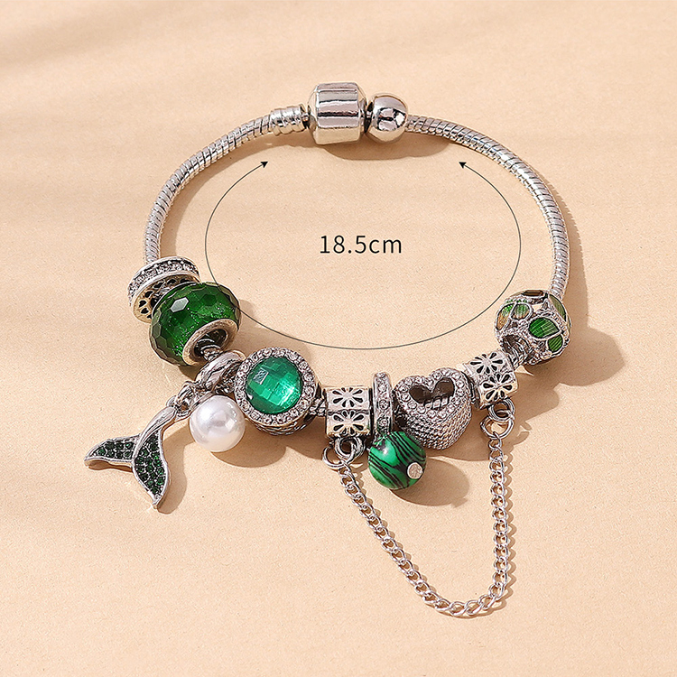 Korean Style Refined Stylish And Versatile Creative Pearl Fishtail Bracelet display picture 3