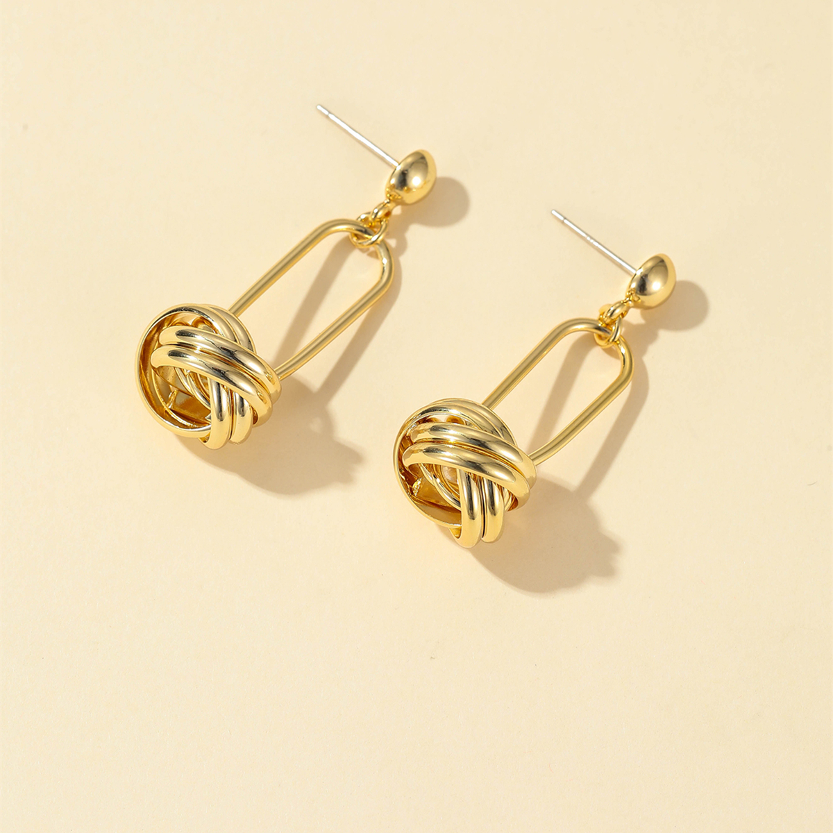 Neue Kupfer Vergoldete Seil Knoten Ohrringe Kreativer Trend 925 Silbern Adel Mode Ohrringe display picture 3