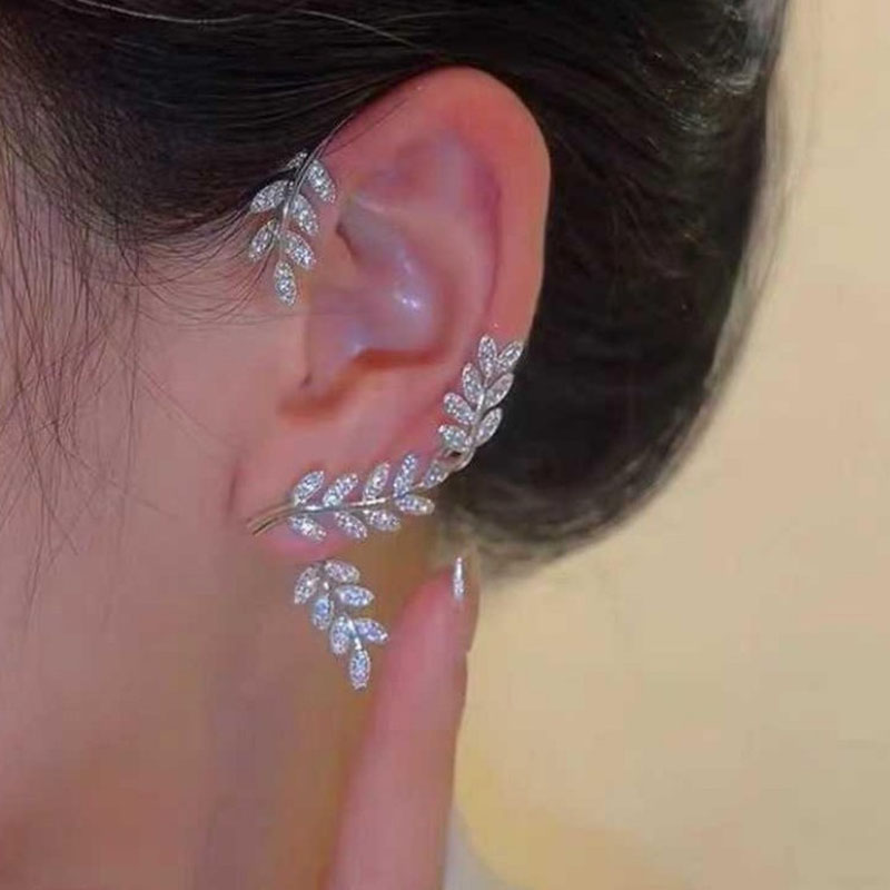 2022 Europe And America Cross Border Hot Sale Leaf Diamond Ear Hanging Women's Auricular Needle Earrings Factory Wholesale display picture 2