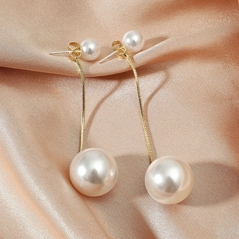 Temperament Front And Rear Pearl Tassel Earrings display picture 1