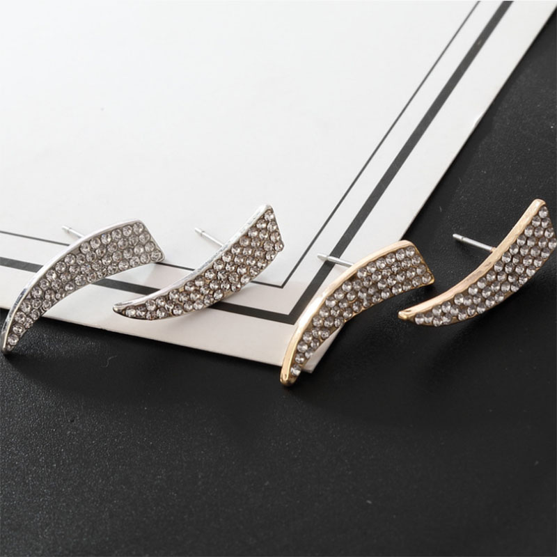 European And American Simple Fashionable All Match Jewelry Personality Design Full Diamond Knife-shaped Stud Earrings Fashion New Geometric Rhinestone Earrings display picture 3