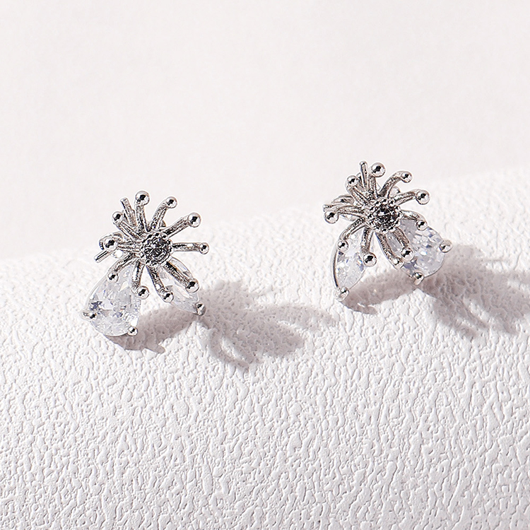 Nouveau Gros Zircon Créatif Diamant Larmes Boucles Oreilles En Cuivre display picture 1