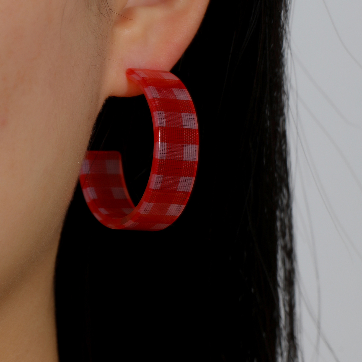 New Checkerboard C-ring Geometric Lattice Earrings Acrylic Ear Jewelry display picture 3