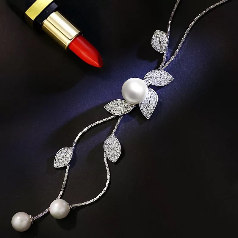 Moda Hoja Aleación Perlas Artificiales Diamante Artificial Mujeres Collar Largo display picture 6