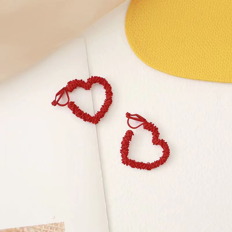 Ins Style Cute Simple Style Heart Alloy No Inlaid National Day Christmas New Year Women's Ear Studs display picture 3