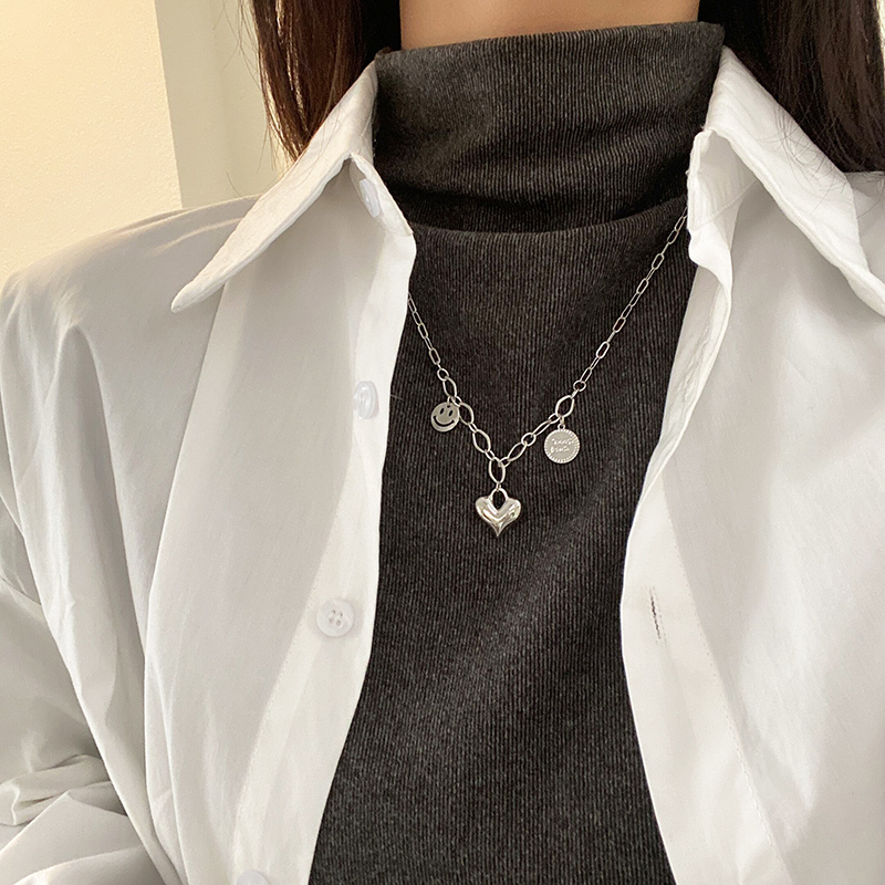 Stainless Steel Love Smiley Face Pendant Necklace Graceful And Fashionable Trendy Ins Style Clavicle Chain Hip Hop Street Snap Necklace display picture 5