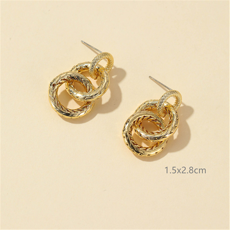 Pendientes De Perno De Plata 925 Antiguo Medio Con Patrón De Cáñamo Espiral Textura Metálica Caliente Europea Y Americana display picture 4