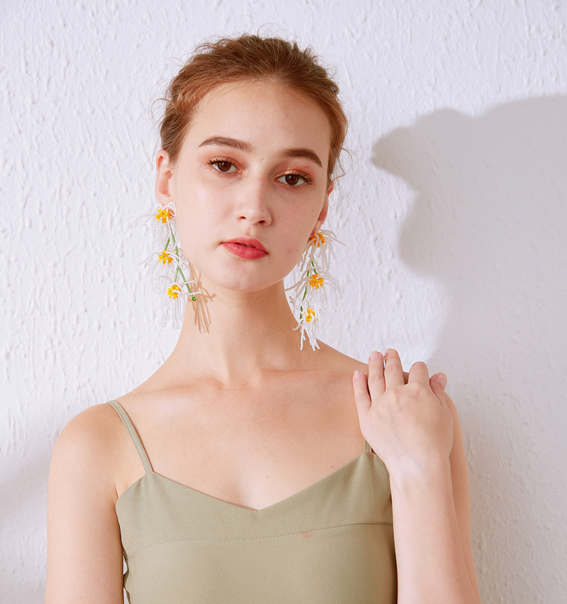 Banquet Seaside All-match Original Design Super Fairy Tassel Hand-woven Bead Daisy Long Earrings display picture 4