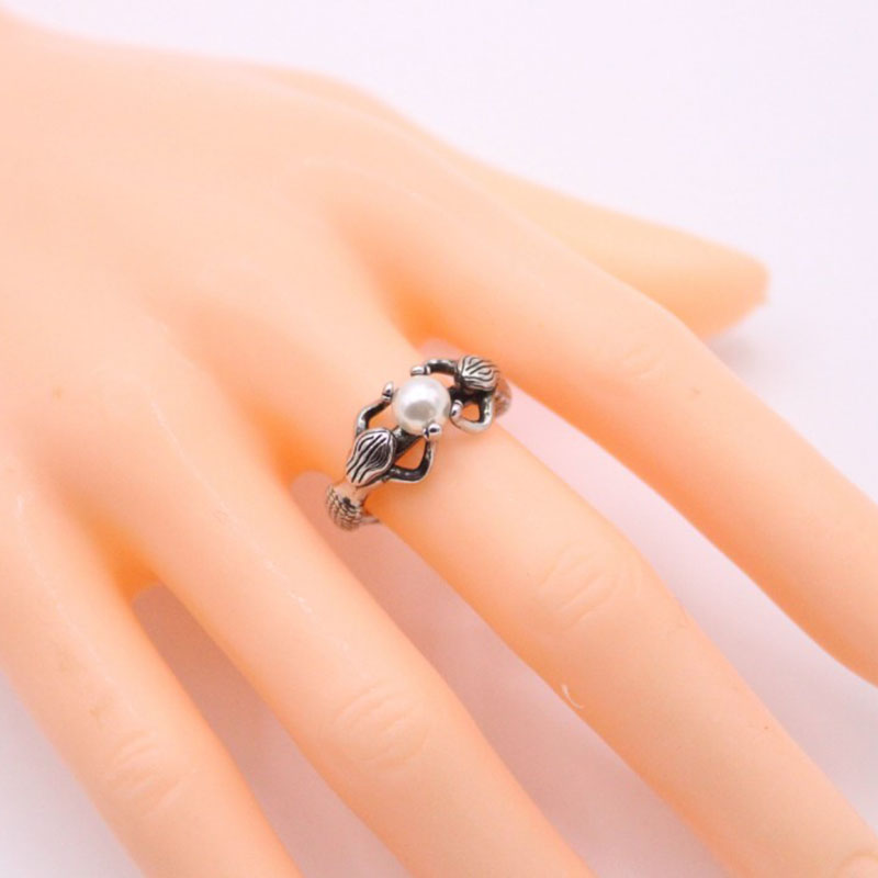 Factory Direct Sales  Hot Sale New Mermaid Pearl Ring Europe And America Creative Women's Thailand Silver Ring display picture 4