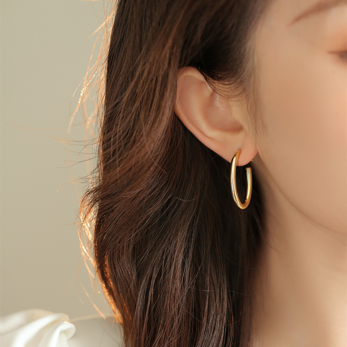 Light Luxury Ins Commuter 925 Silver Pin Earrings 2022 Copper Plated Real Gold New Simple Earrings display picture 1