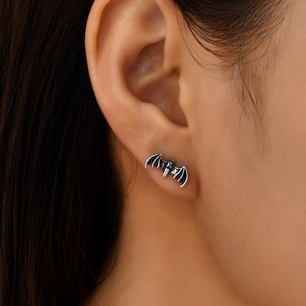 Fashion Alloy Dark Stud Bat Simple Retro Women's Earrings Accessories display picture 1