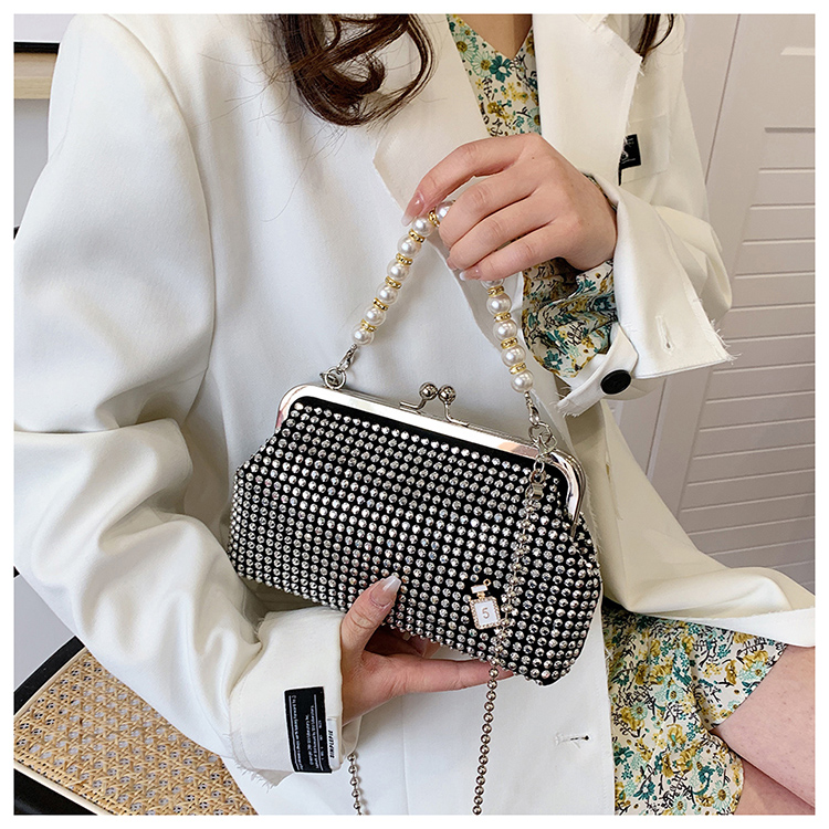 Popular Trendy Small Bags Women's Bag 2022 Spring/summer Stylish And Simple Personality Lightweight Shoulder Bag Messenger Bag Fashion display picture 4