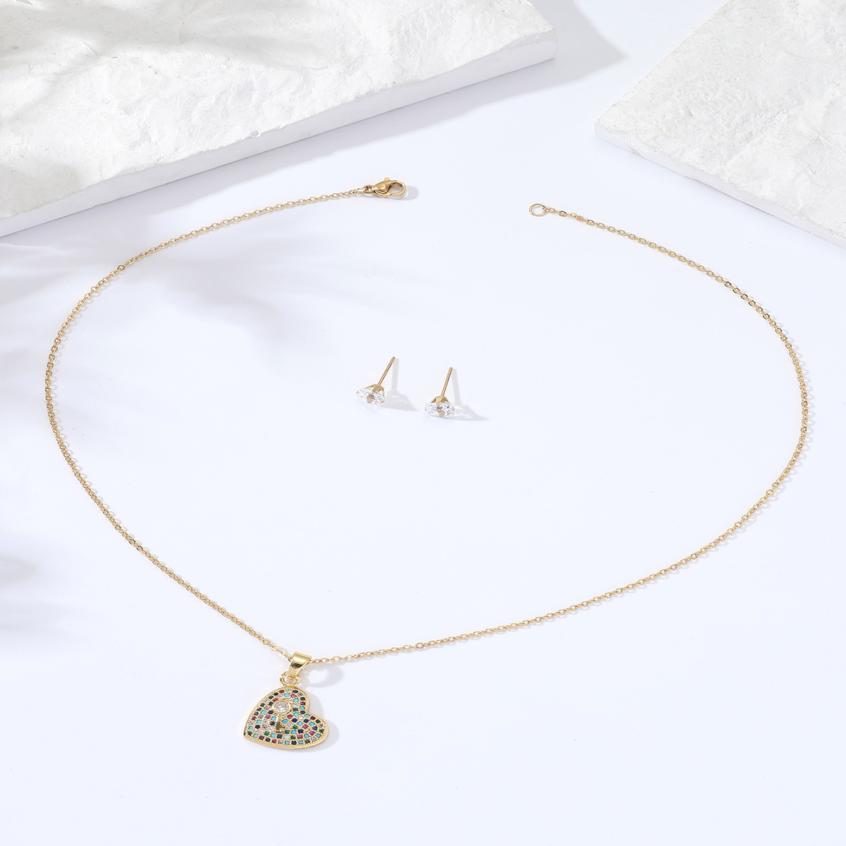 Einfache Und Vielseitige Mode Diamant Ot Schnalle Plattiert 18 K0.03μm Goldene Liebes Halskette Ohrringe display picture 2
