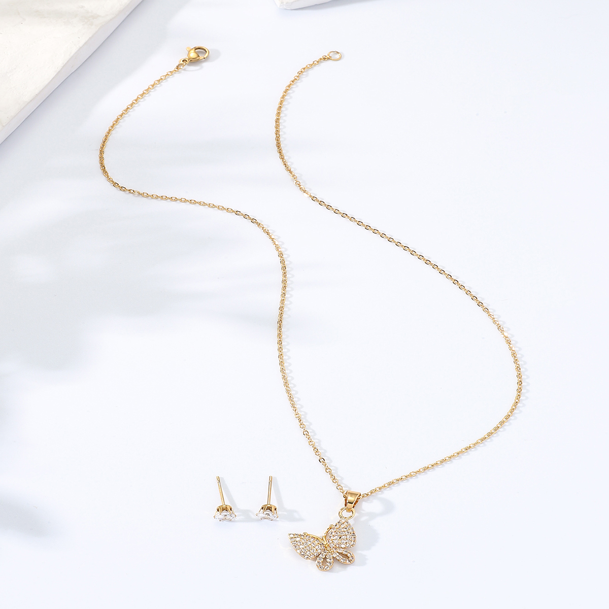 Simple Temperamental All-match Fashion Butterfly Copper Plating 18k0.03 Μm Gold Necklace Earrings Set display picture 3