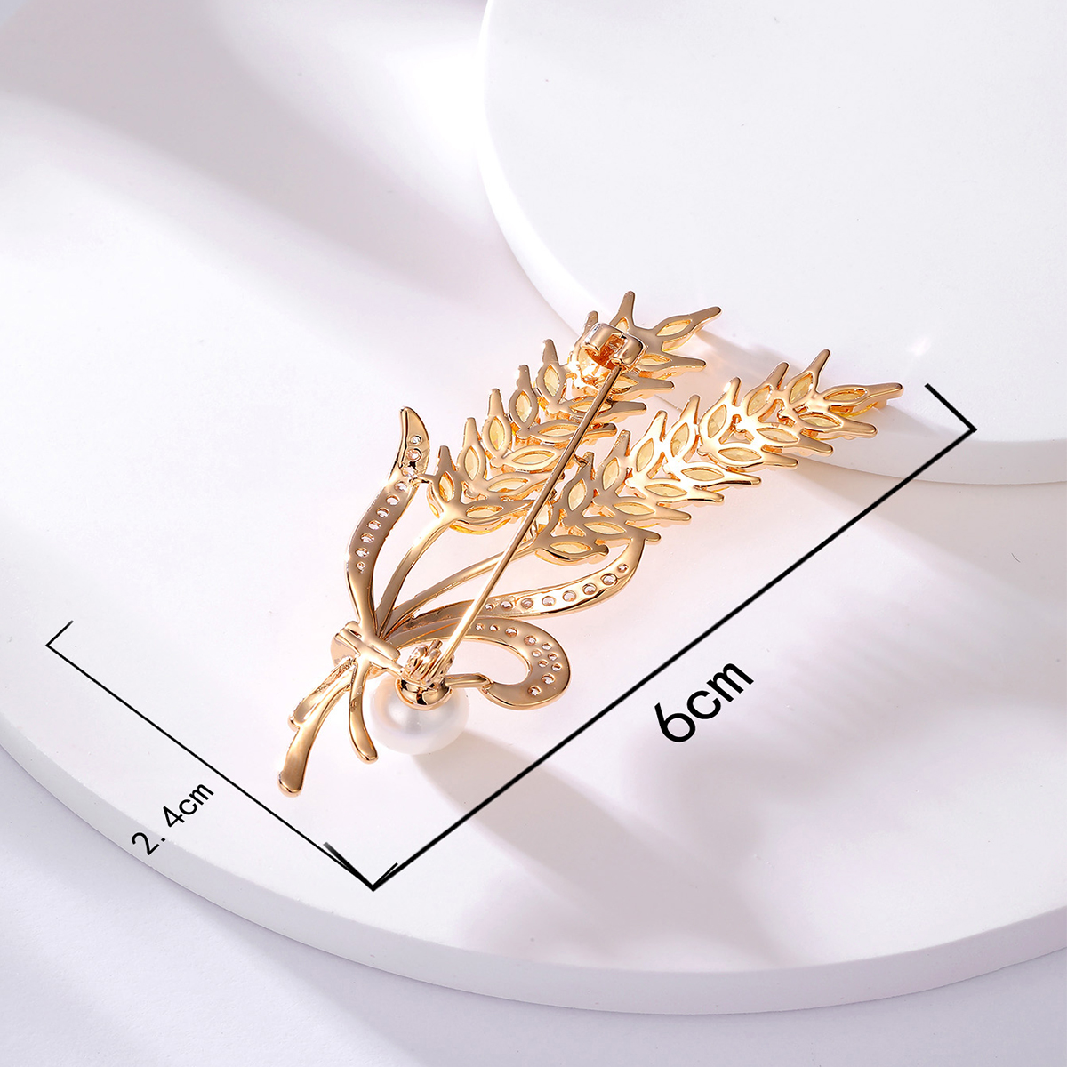 Fashion Retro Simple Copper Electroplated 18k Gold Zircon Pearl Brooch Accessories display picture 3