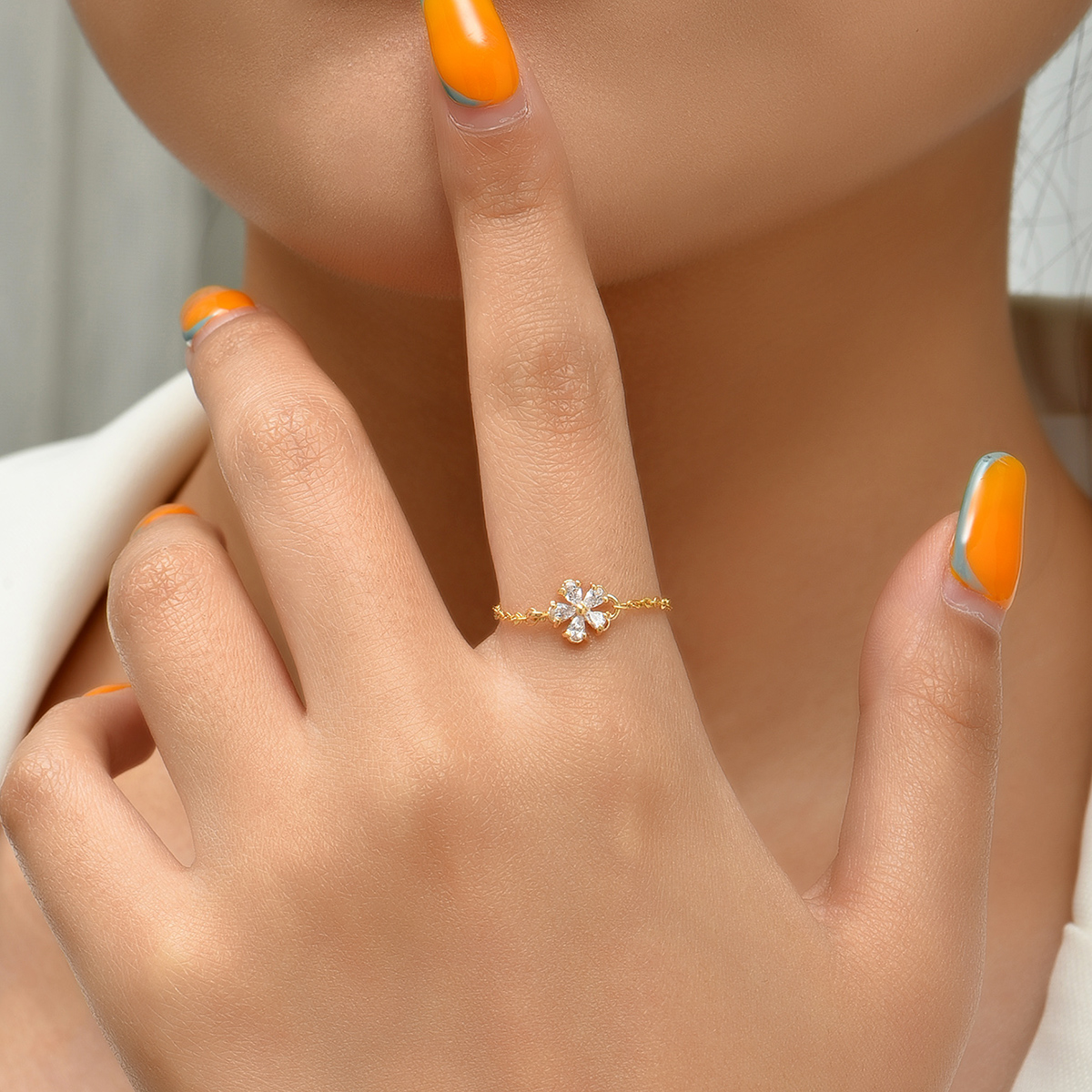 Fashionable Adjustable Little Finger Copper Electroplated 18k Gold Zircon Flower Pull-out Ring display picture 3