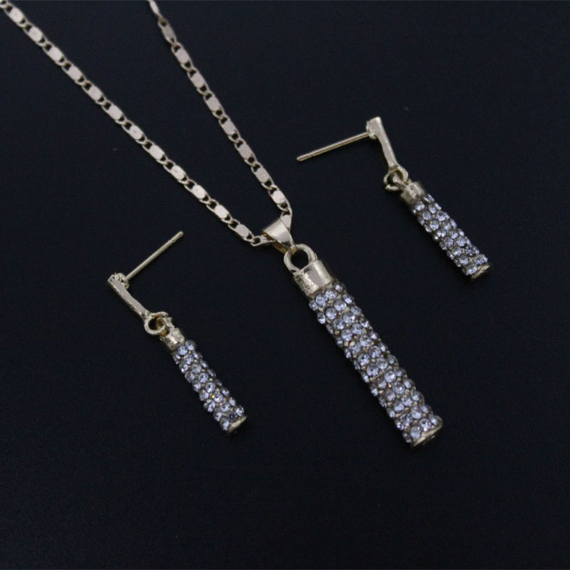 Mode Diamant-intégré Cylindrique Bâton Boucles D'oreilles Et Collier Set display picture 5