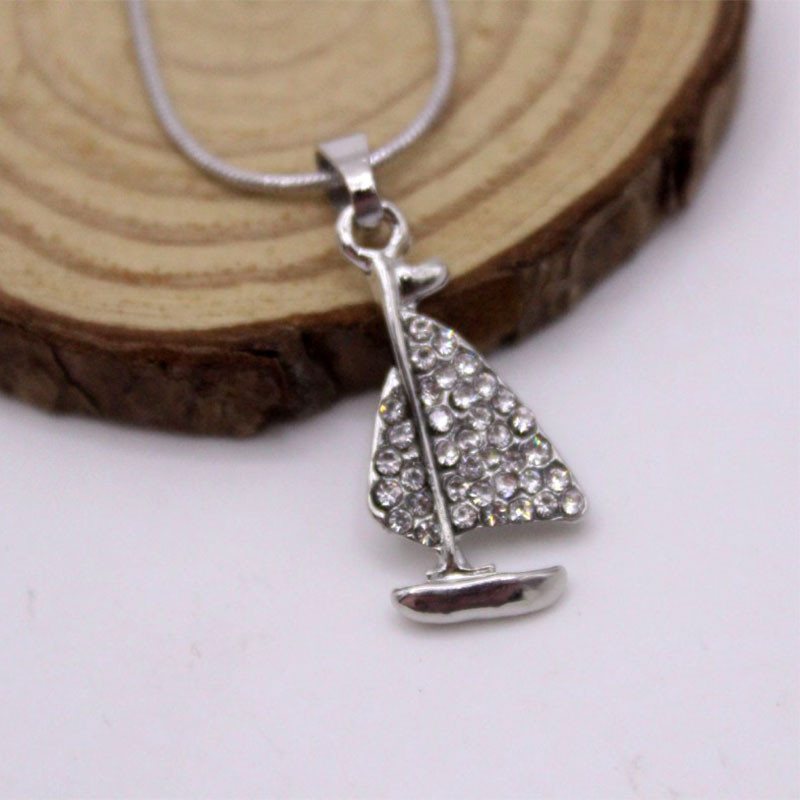 Fashion Diamond Sailboat Pendant Clavicle Necklace Alloy Wholesale display picture 3