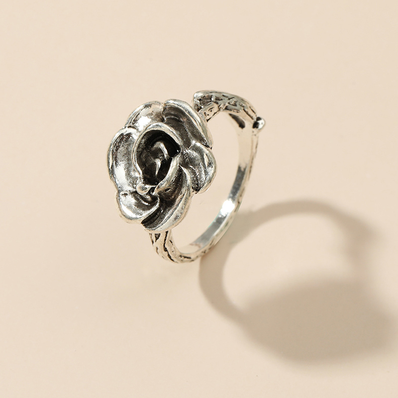 Fashion Vintage Carved Antique Silver Rose Alloy Ring display picture 1