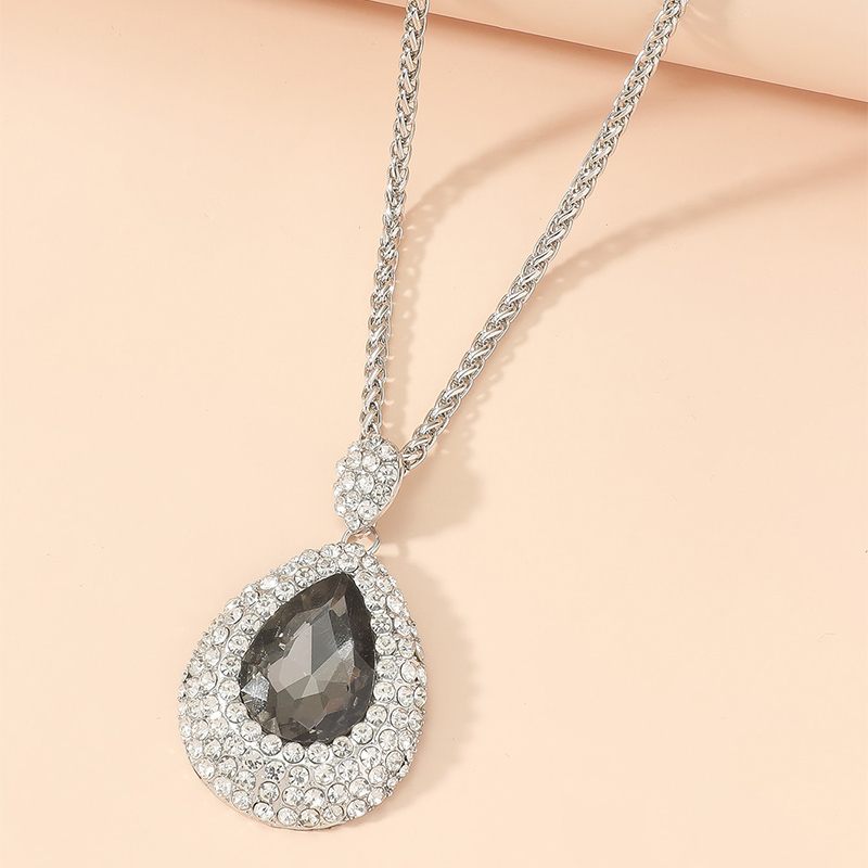 Mode Voller Diamanten Wasser Tropfen Form Anhänger Halskette display picture 3