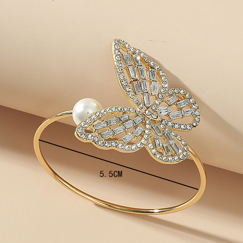 Simple Hollow Butterfly Shape Inlaid Rhinestone Pearl Opening Bracelet display picture 4