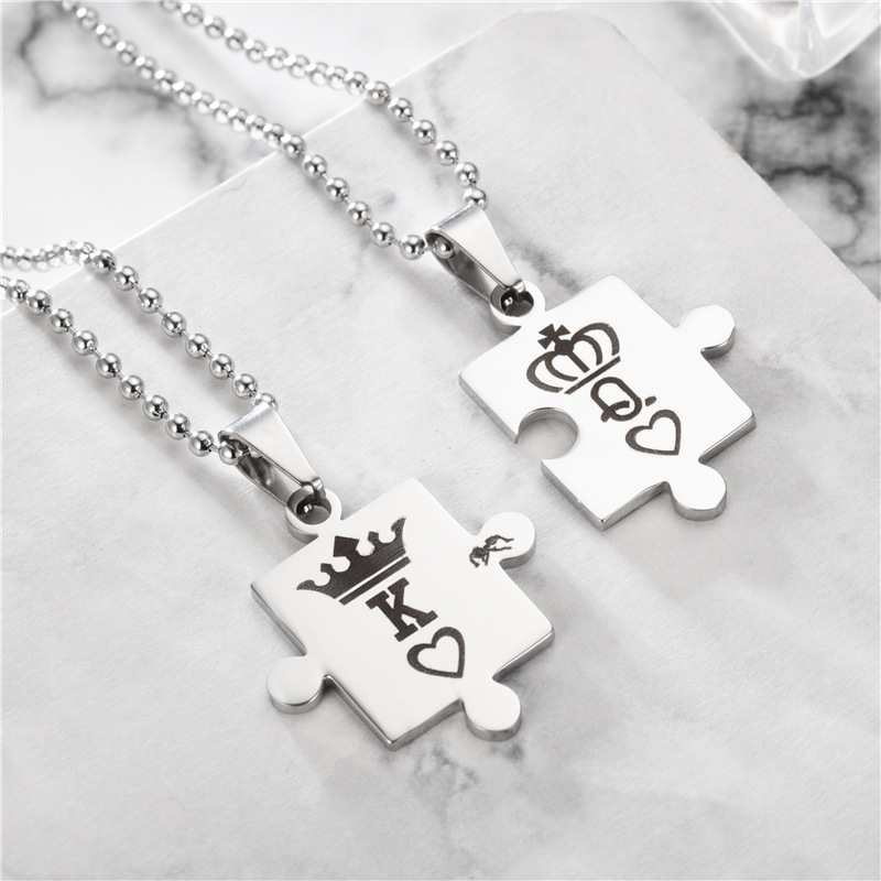 Fashion Fashion Ornament Stainless Steel Couple K Q Crown Necklace Set display picture 2