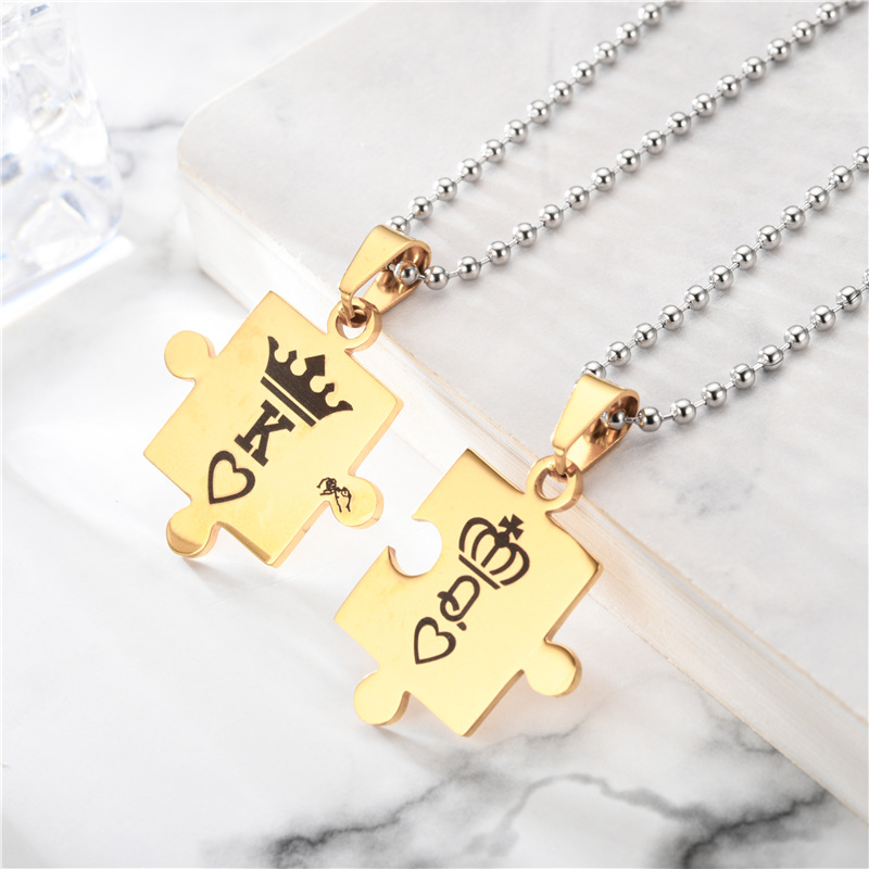 Fashion Fashion Ornament Stainless Steel Couple K Q Crown Necklace Set display picture 3