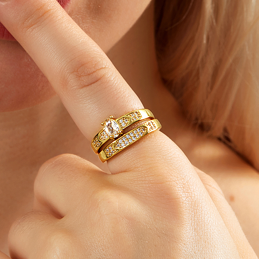 Einfache Mode Kupfer Galvani 18k Gold Zirkon Geometrische Ring Offenen Ring display picture 3