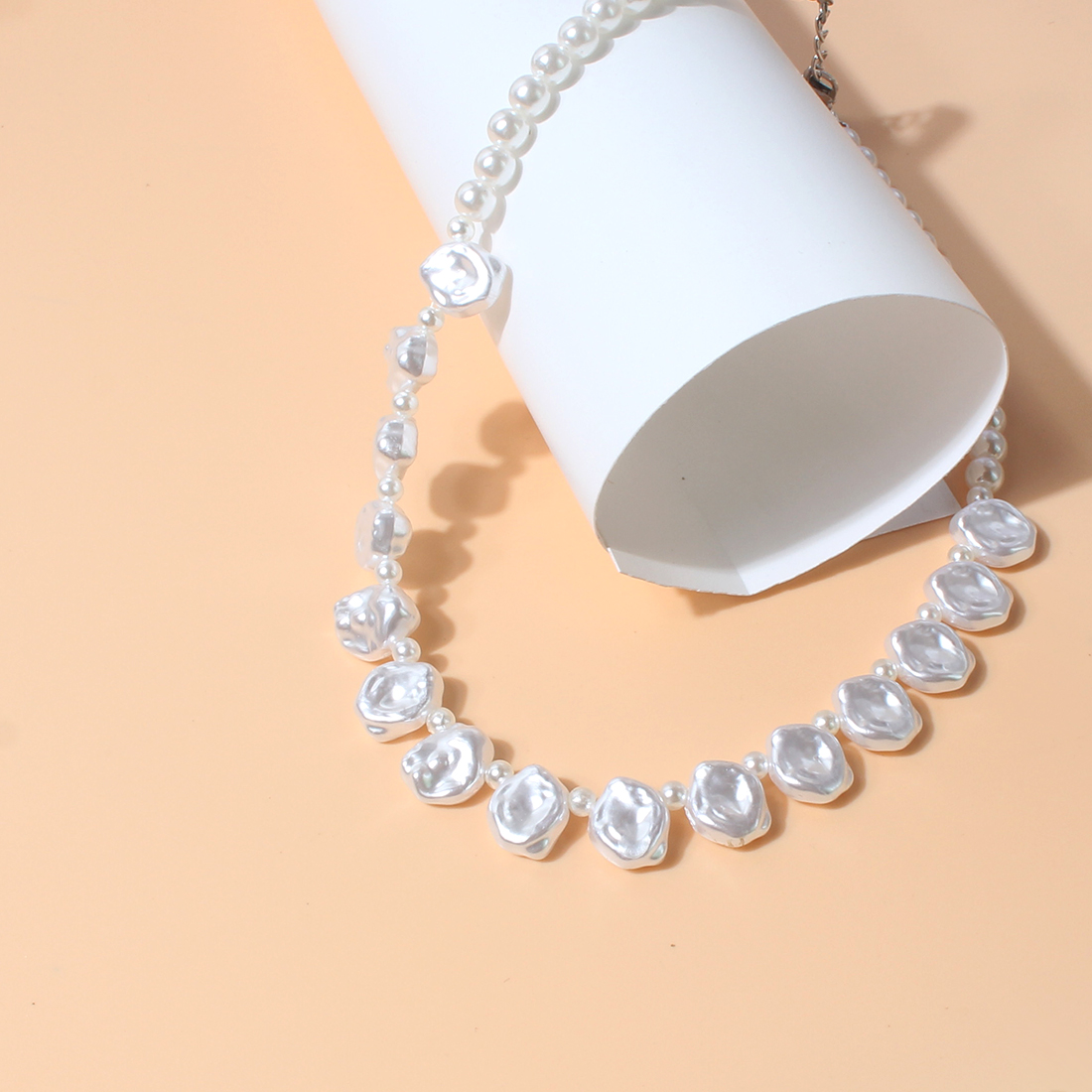 Fashion Irregular Shaped Pearl Single Layer Pearl Necklace Ornament Female display picture 4