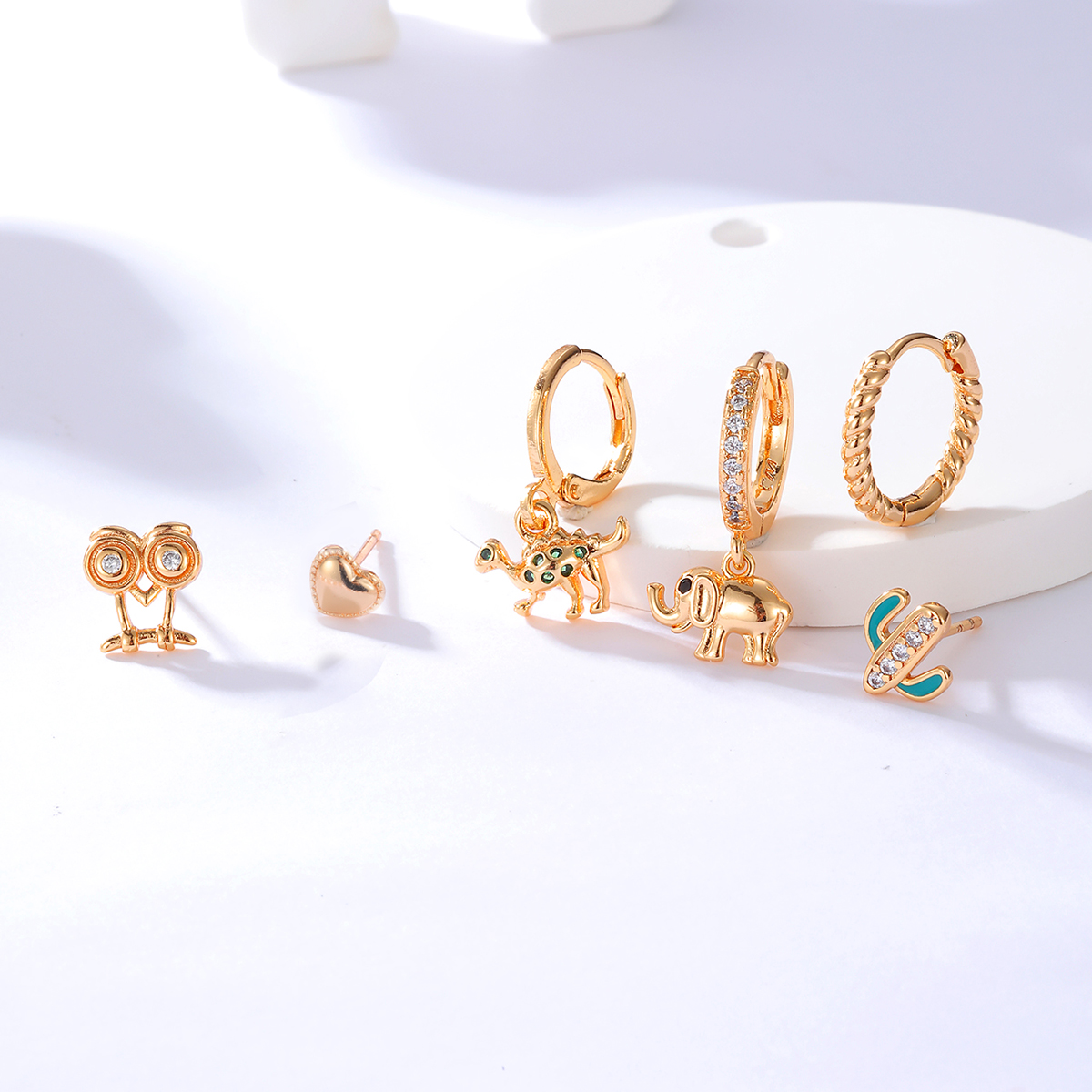 Fashion Creative Copper 18k Gold Plated Inlaid Zircon Elephant Dinosaur Cactus Heart Earrings Six-piece Set display picture 3
