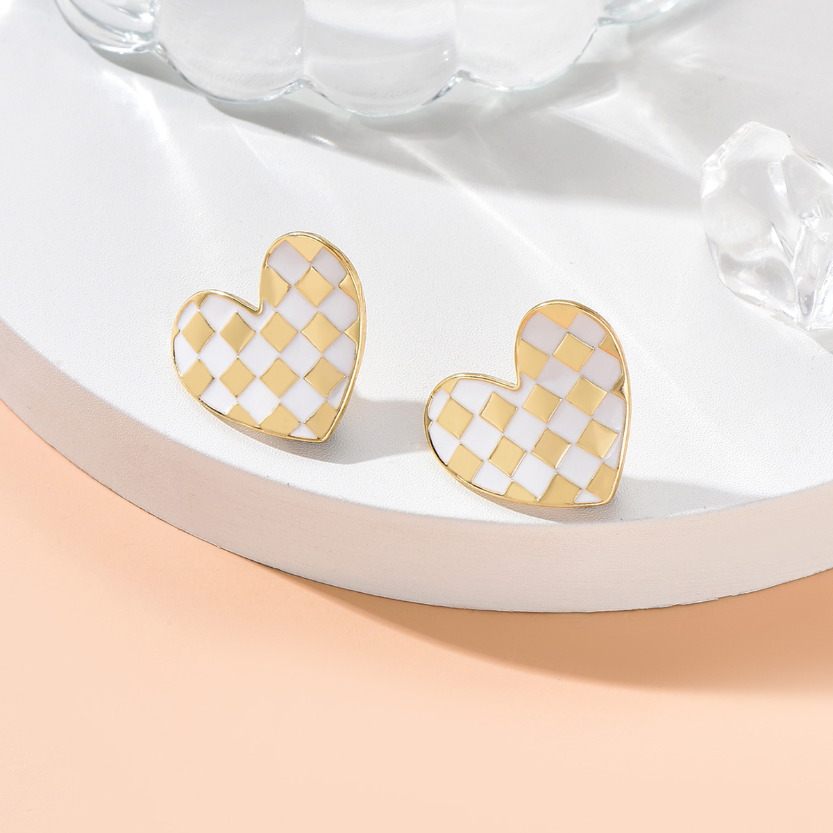 1 Pair Elegant Cute Korean Style Houndstooth Heart Shape Alloy Ear Studs display picture 4