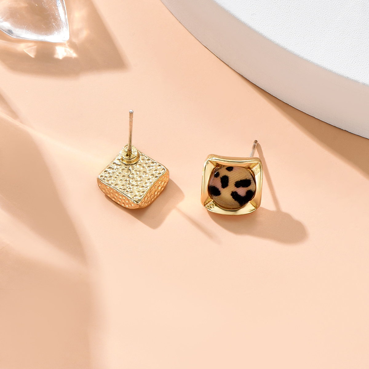 Retro Leopard Print Simple Resin Square Geometric Ear Studs display picture 3