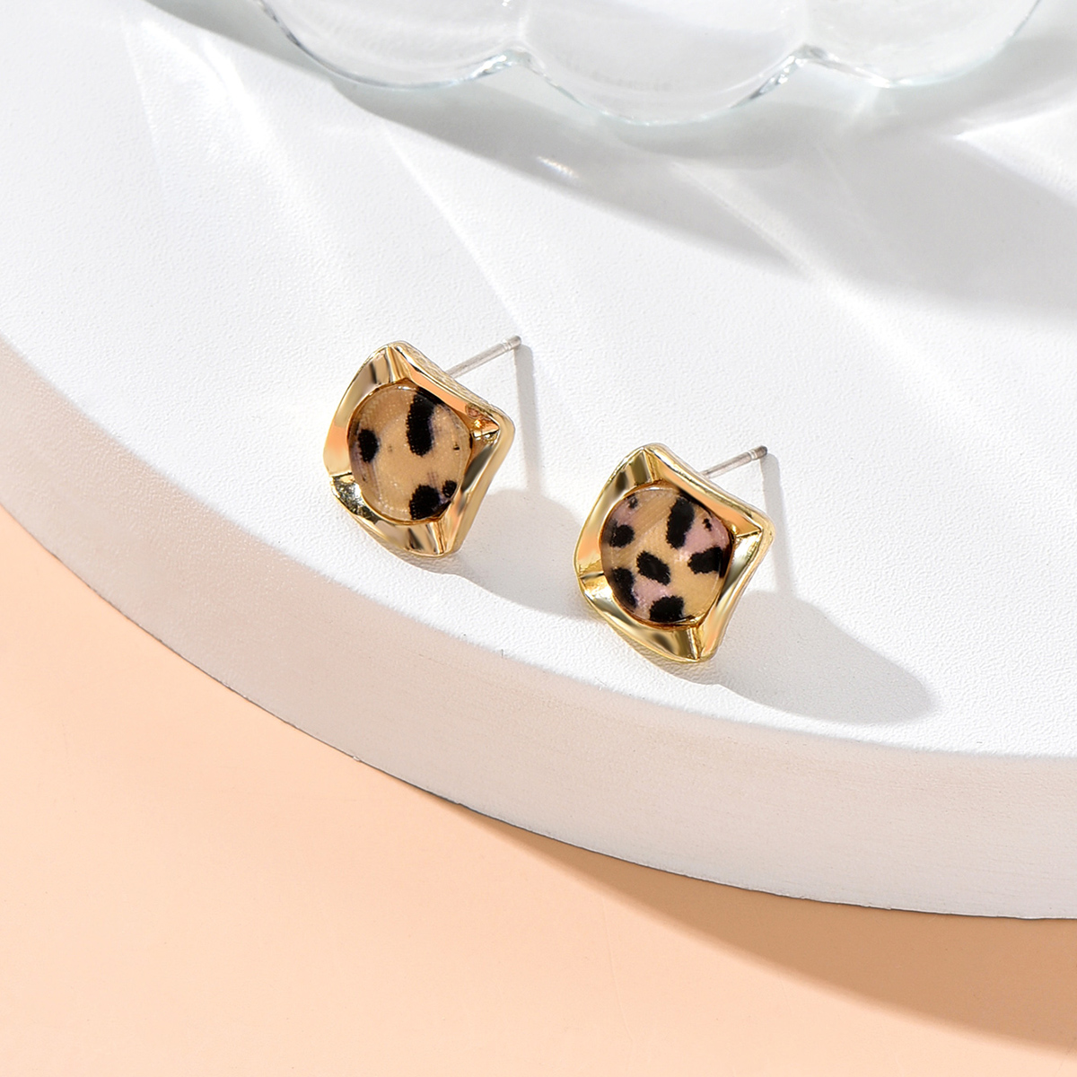 Retro Leopard Print Simple Resin Square Geometric Ear Studs display picture 4