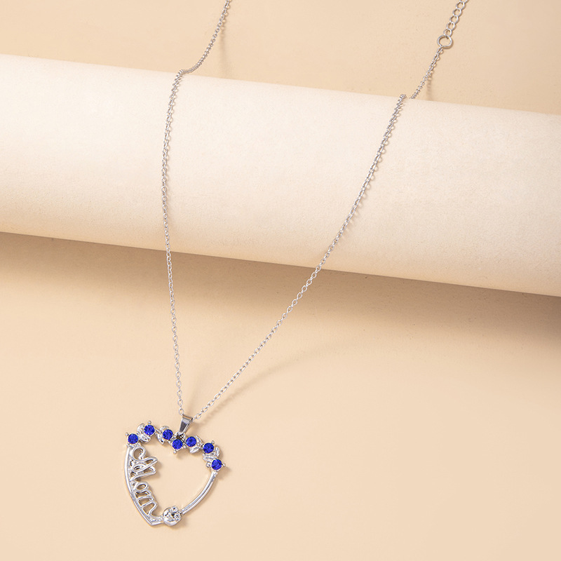 Fashion New Women's Simple Rhinestone Pendant Heart Alloy Necklace Mother's Day display picture 3