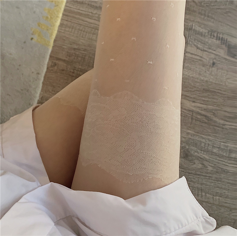 Women's Thigh Lace Polka Dot Pattern Stockings Ultra-thin Jacquard Pantyhose display picture 5