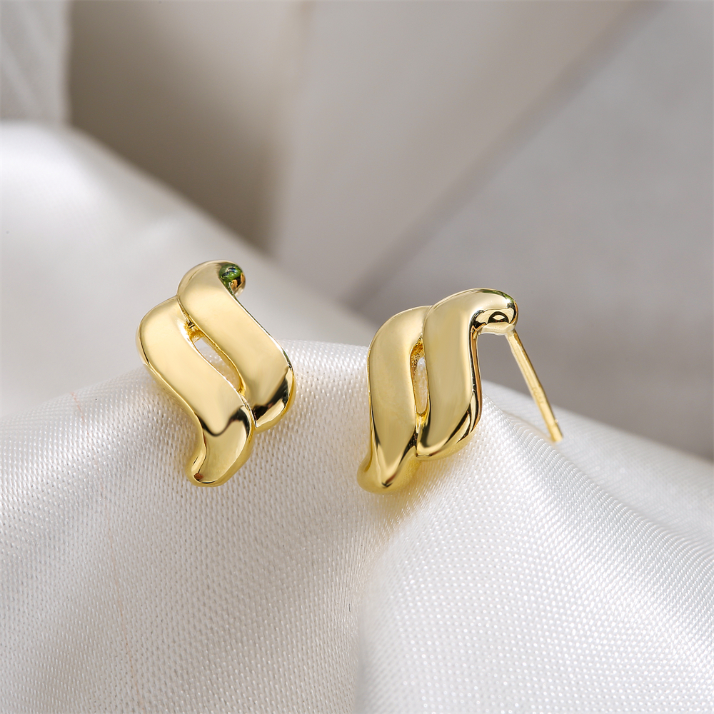 Fashion Copper 14k Gold Female New Geometric Ear Studs display picture 3