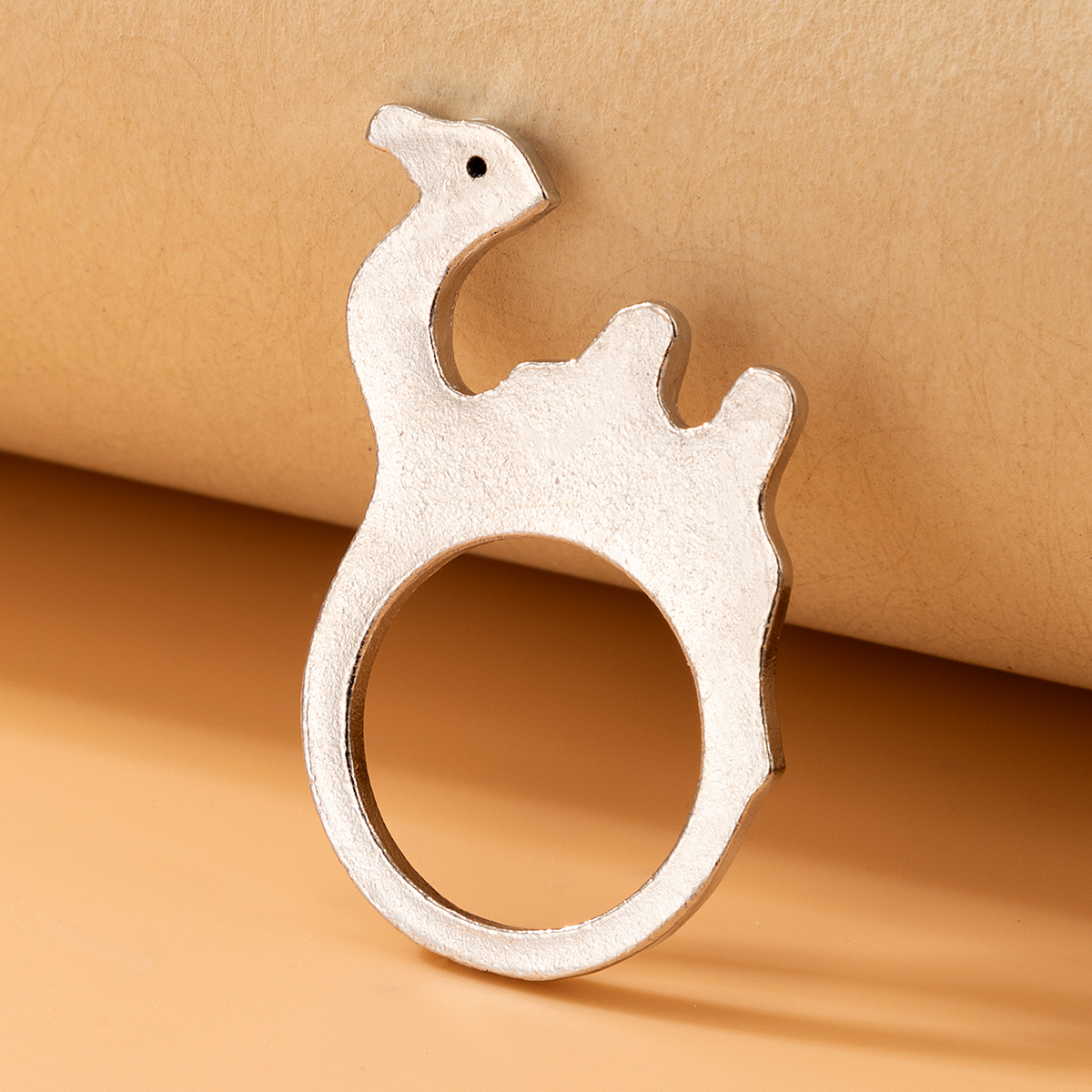 Fashion Camel Shaped Geometric Animal Single Alloy Ring display picture 2