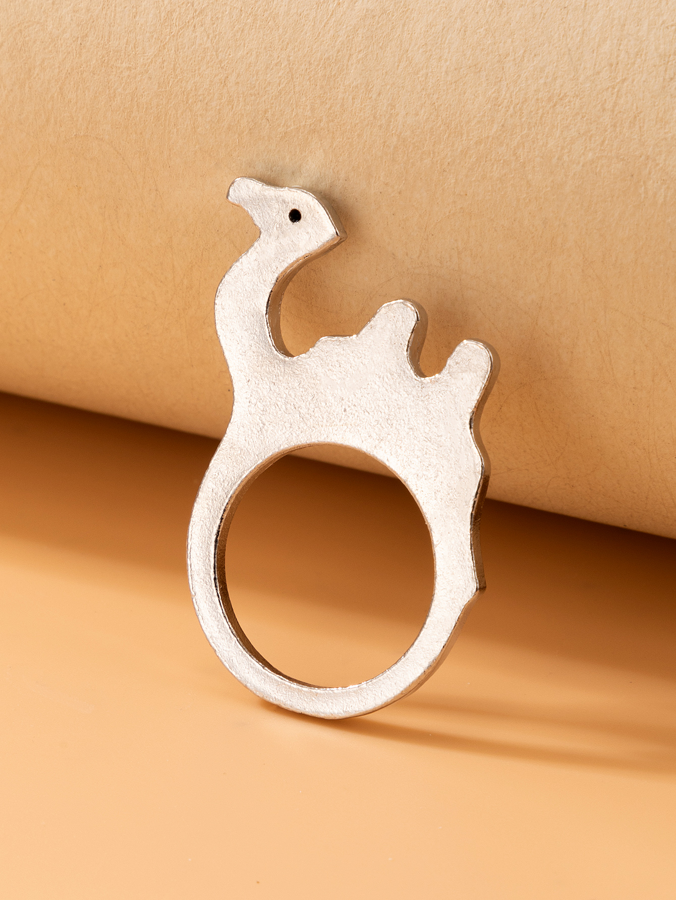 Fashion Camel Shaped Geometric Animal Single Alloy Ring display picture 3