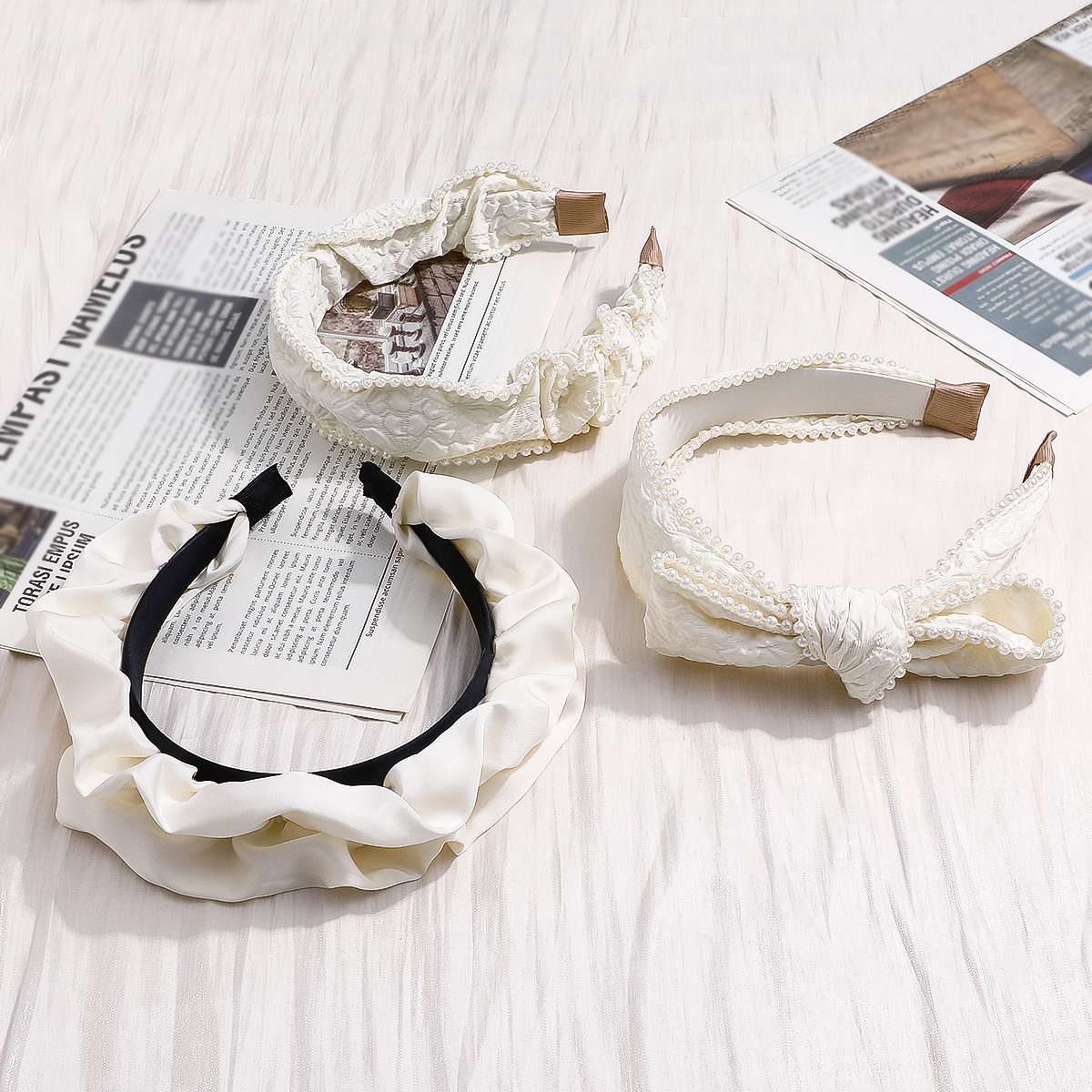 2022 Neue Sommer Mode Weiße Perle Verziert Breite-edged Stirnband Weiblichen display picture 2