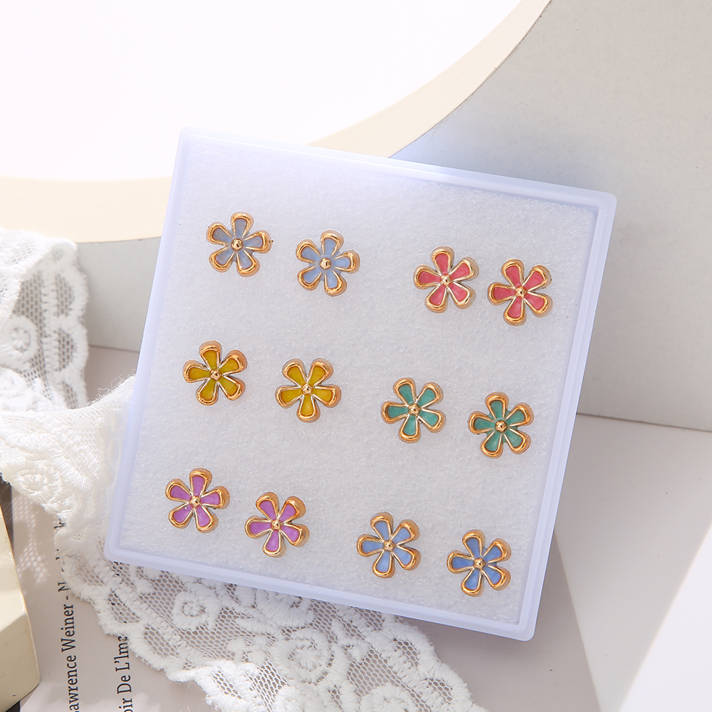 Frauen Einfache Kreative Candy-farbe Kleine Blume Kombination Legierung Ohrringe Set display picture 5