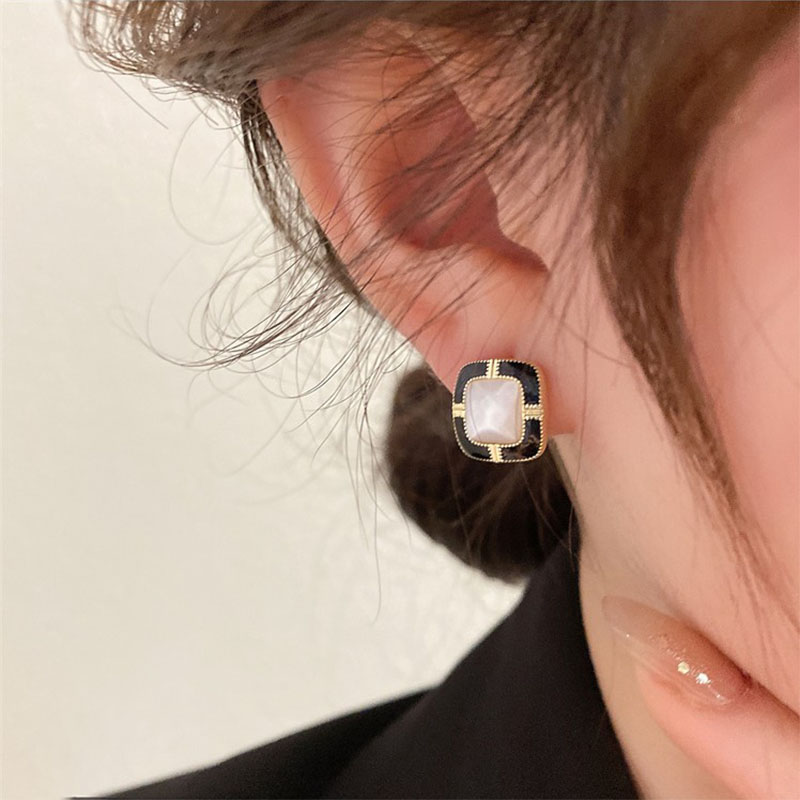Fashion New Geometric Square Ear Studs Earrings Alloy display picture 2